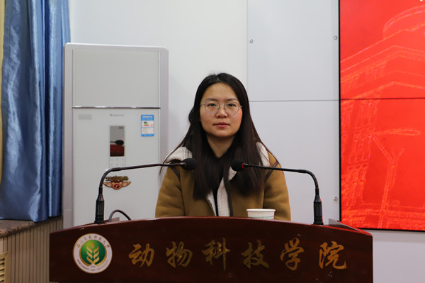 9fd2fd5ee16849c1b45dc554365262c6.jpg 王迪宣读_副本.jpg