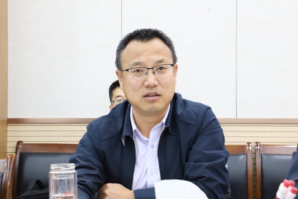 2e3647e96abf458fab6b5b04b95d8d28.jpg 王力.JPG